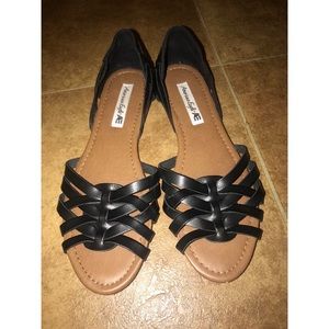 AMERICAN EAGLE OUTFITTERS SANDAL FLATS ✨